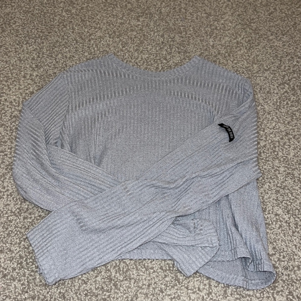 comfy long sleeve top size small